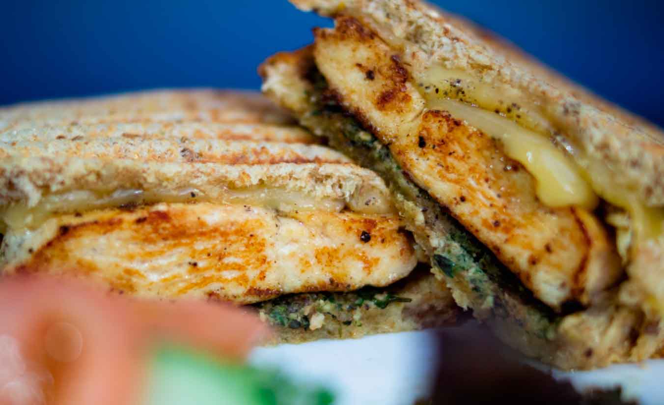 POLLO-GRILL-Y-PESTO-SANDWICHES