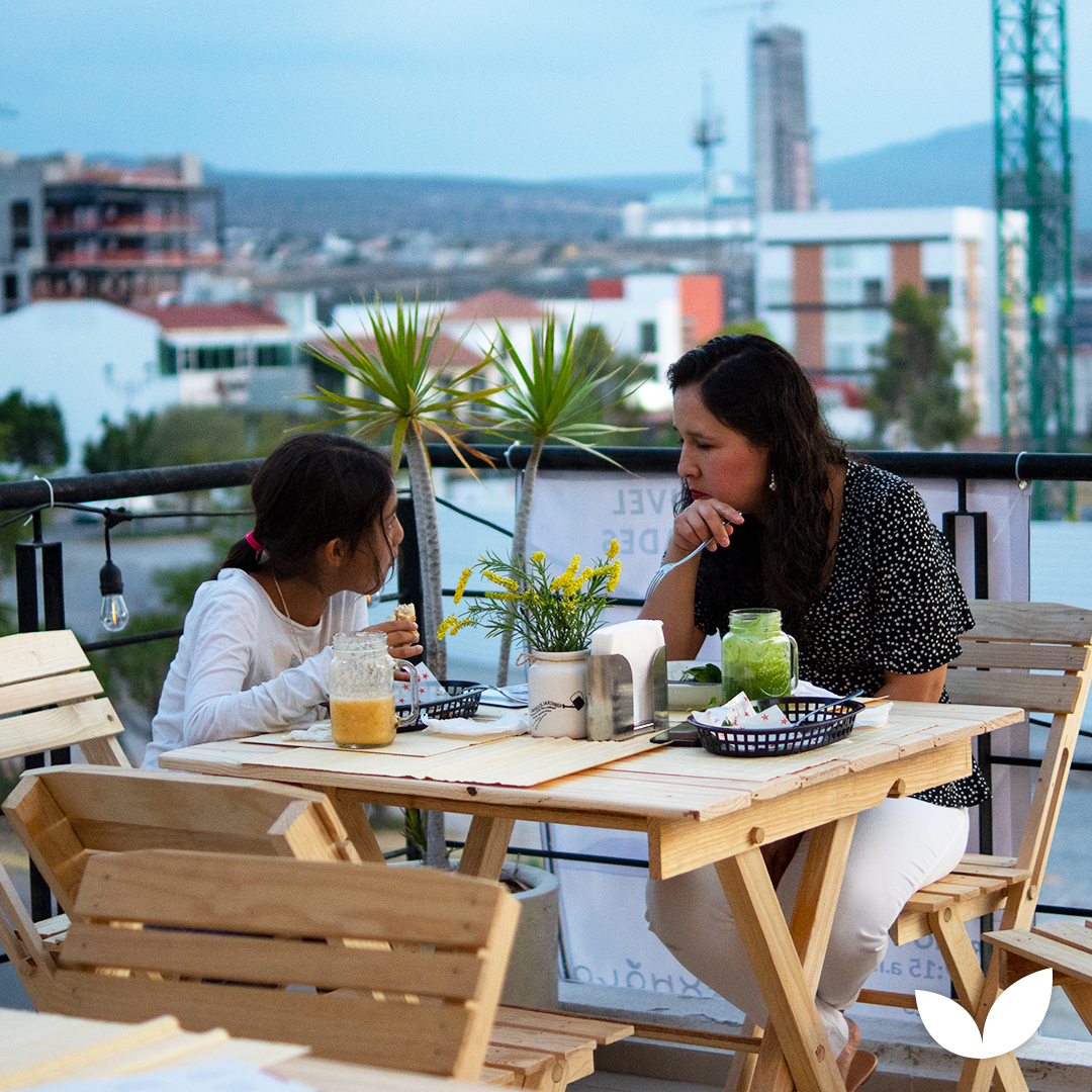 TERRAZA-MAMA-E-HIJA